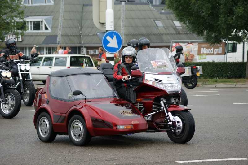 BMW c1 с коляской